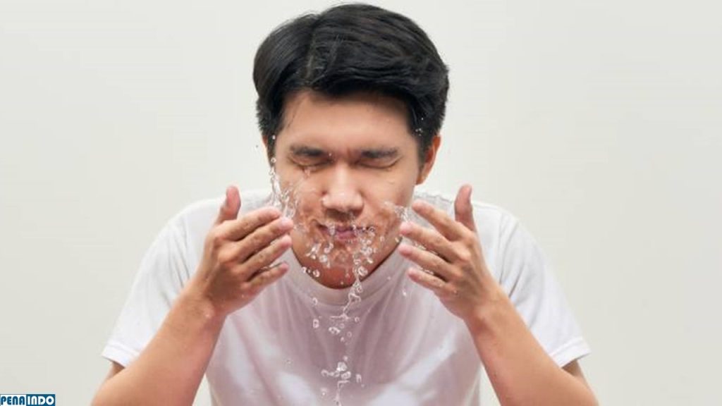 Tips Cara Memilih Face Wash Untuk Kulit Berminyak Dan Berjerawat